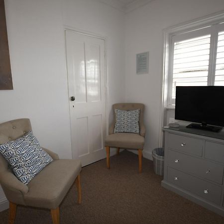 No. 98 Boutique Hotel Weymouth Room photo