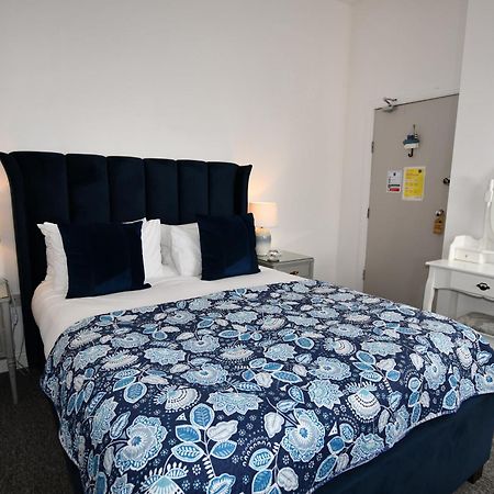 No. 98 Boutique Hotel Weymouth Room photo