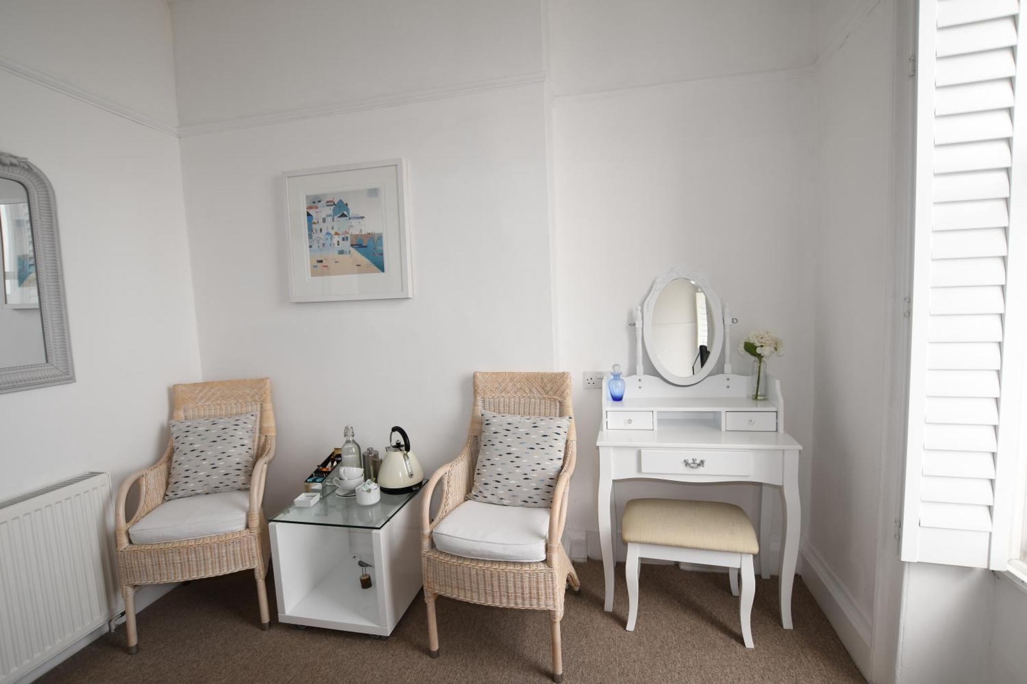 No. 98 Boutique Hotel Weymouth Room photo